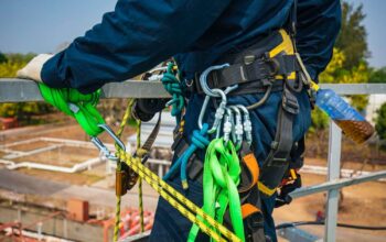 retractable fall arresters