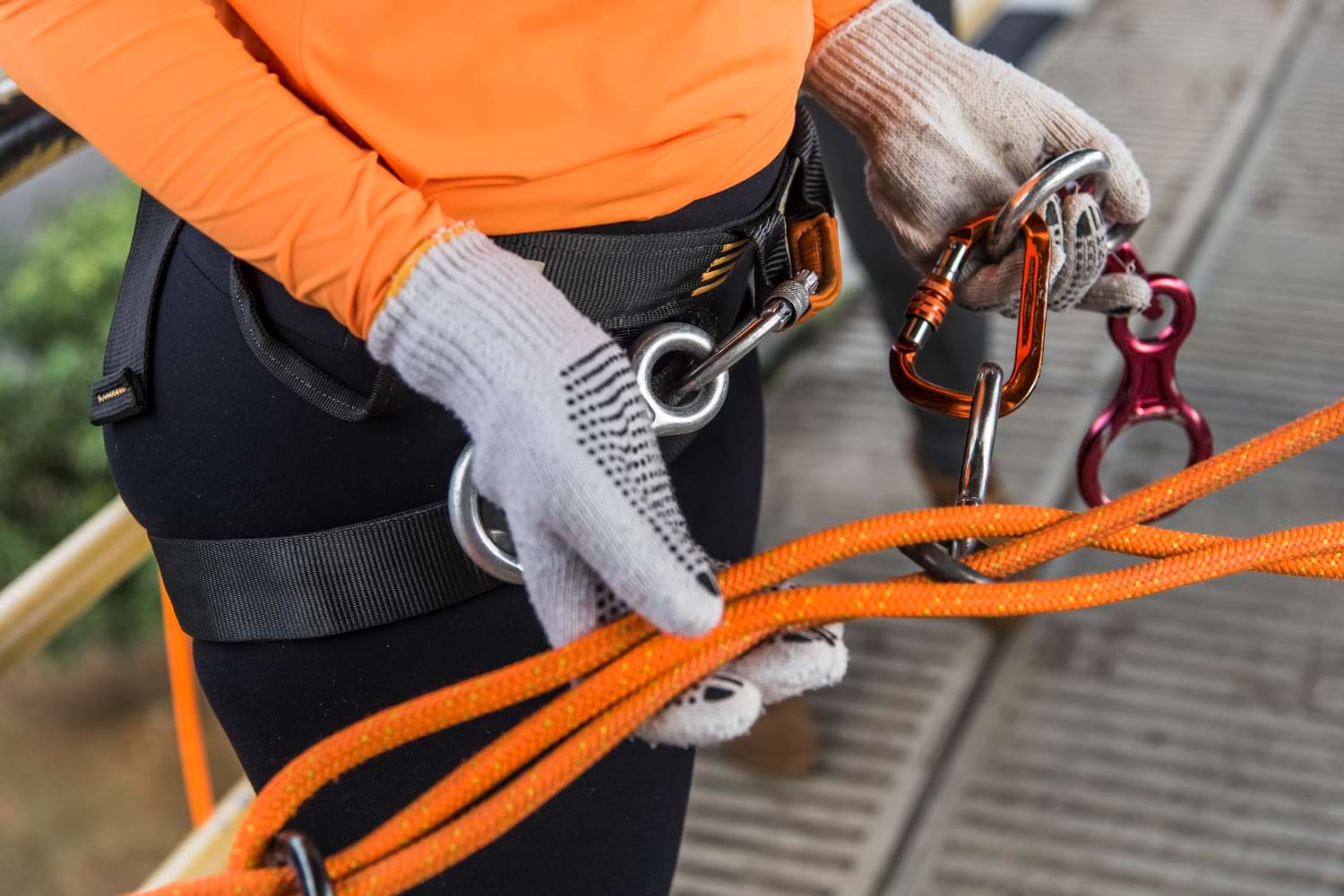 retractable fall arresters